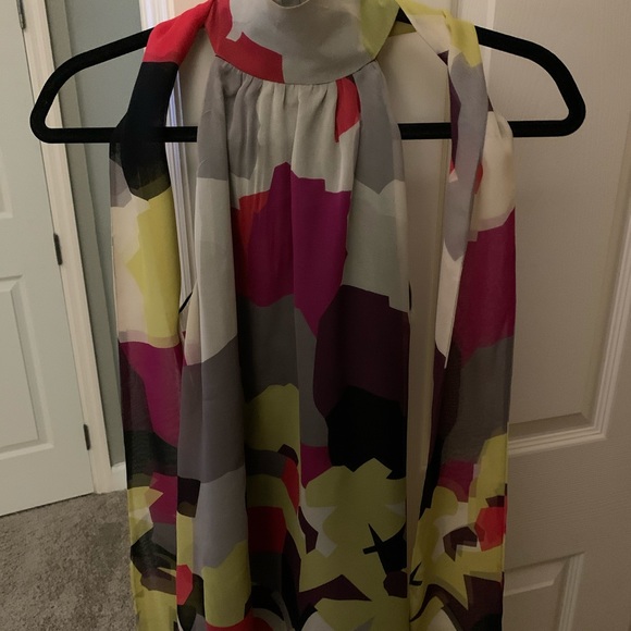 Blouse-Silk Halter Neck- Small- Striking-Size 2-Great preowned like new- - Picture 5 of 10